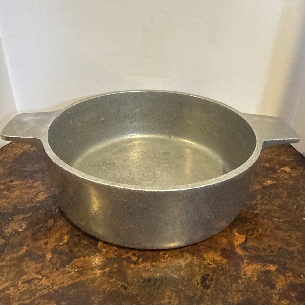Wilton Columbia PA USA Casserole Pot Bowl Armetale RWP Two Handled Pewter Vtg
